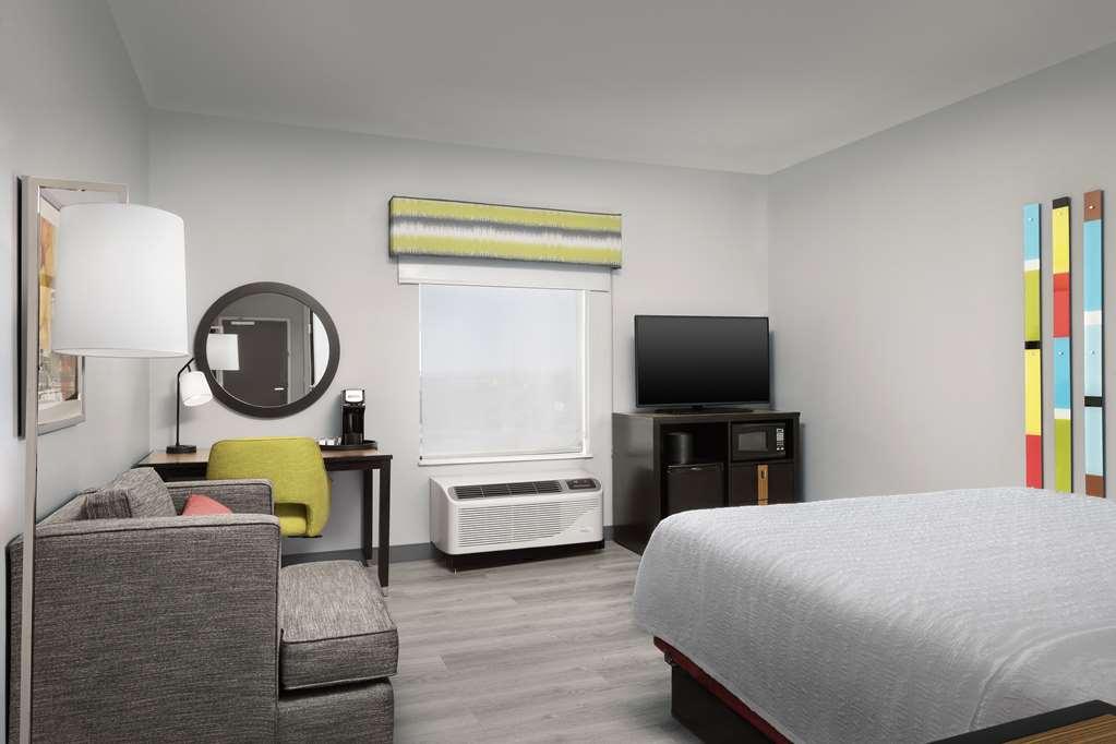 Hampton Inn & Suites El Paso/East Room photo